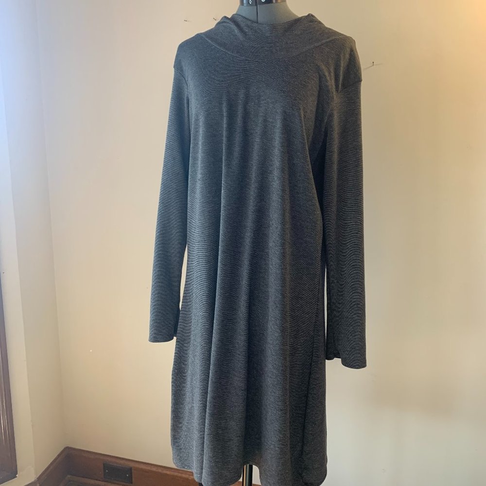 T-shirt knit, long sleeve, hood, size Medium/Large